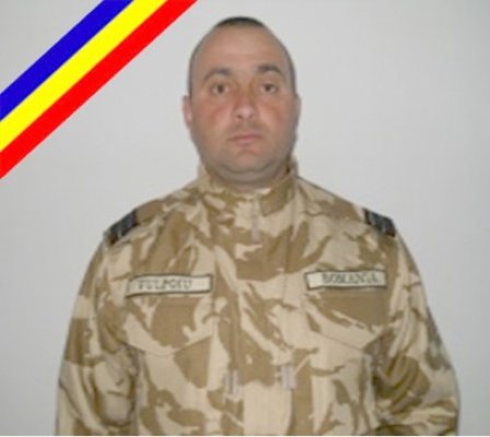 Atac sinucigaş: un militar român a murit în Afganistan şi alţi cinci au fost răniţi